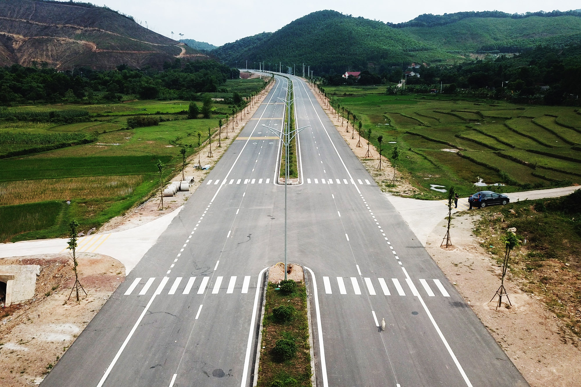 Đường nối sân bay Vân Đồn với Khu phức hợp nghỉ dưỡng cao cấp có chiều dài 15km
